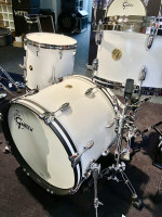 Drum-Sets_Gretsch-USA-Custom-Shell-Kit-20-White-Glass-2003745_0